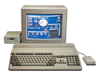 Il sistema Commodore Amiga, successo di tutti gli anni '80 e primo esempio di computer potente ed ecomomico con interfaccia totalmente GUI