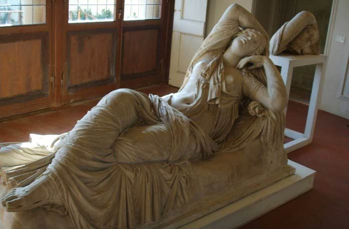 "Arianna addormentata", copia romana di un originale ellenistico