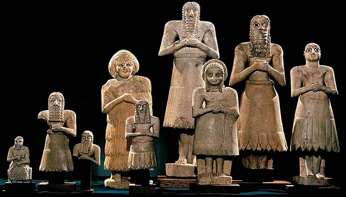 Delle statue di dei sumeri, eccezionalmente conservate
