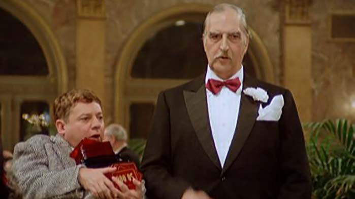 Fantozzi col Duca Conte al casinò di Montecarlo