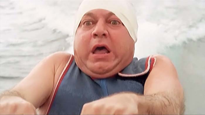 Fantozzi a Capri, mentre improvvisa un disastroso sci acquatico