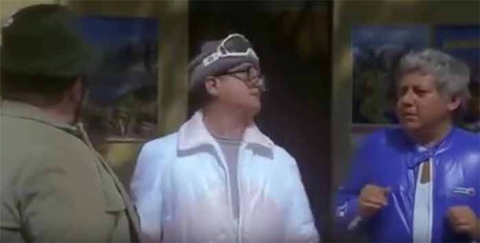 Paolo Villaggio è il Rag. Ugo Fantozzi, matricola 7820/8 bis dell'Ufficio Sinistri