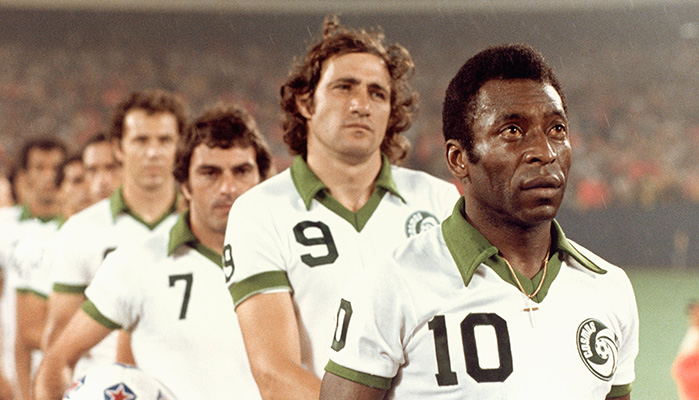 La leggendaria formazione dei Cosmos, con Giorgio Chinaglia e Pelè