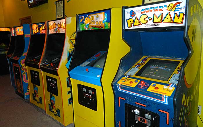 Una serie di cabinati di "Pac-Man"