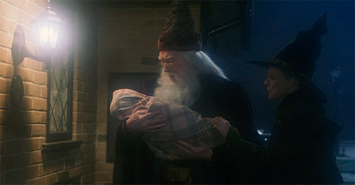 Albus Silente con il piccolo Harry Potter