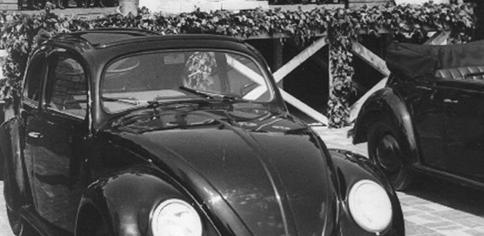 Non tutti sanno che il famoso Maggiolino della Volskwagen è stato in realtà voluto da... Adolf Hitler in persona!