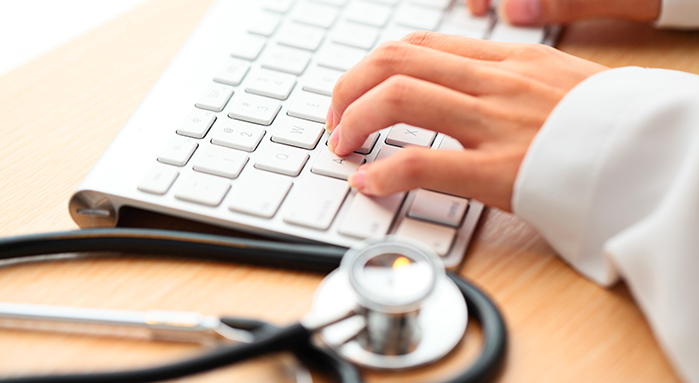 Scopri come relazionarti con i colleghi medici online