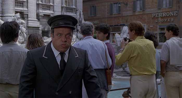 Bombolo, ora aiuto dell'aiuto cuoco al ristorante cinese "Tai Tung"
